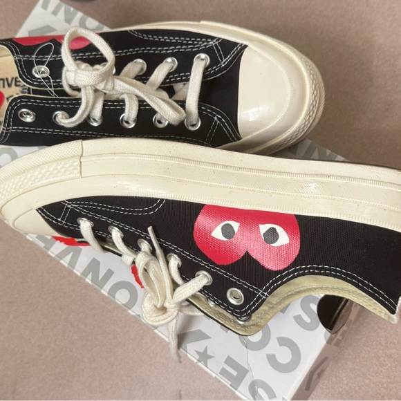 Low top canvas sneaker - Picture 3 of 3